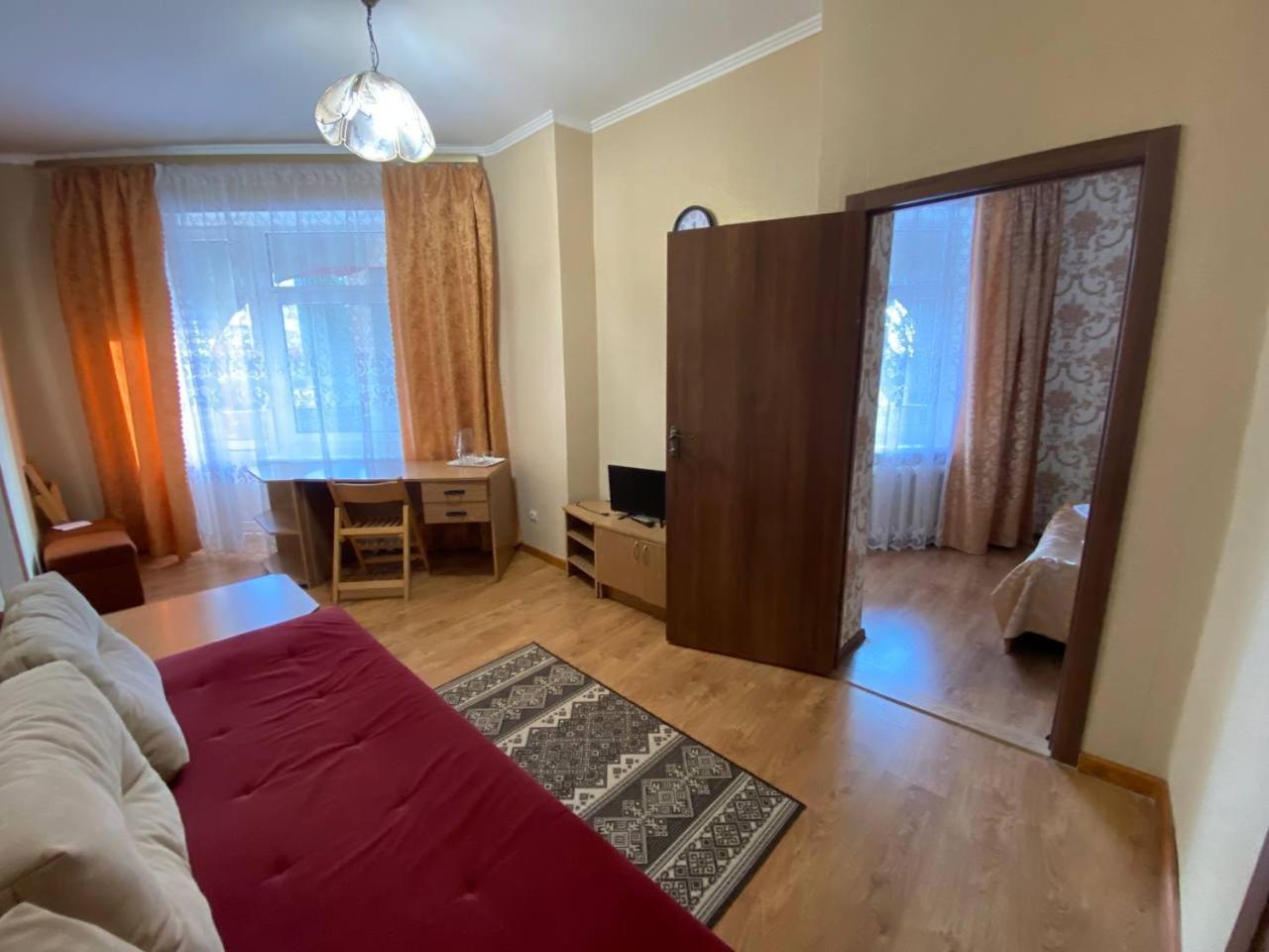 Санаторій Червона Калина Zhobryn エクステリア 写真
